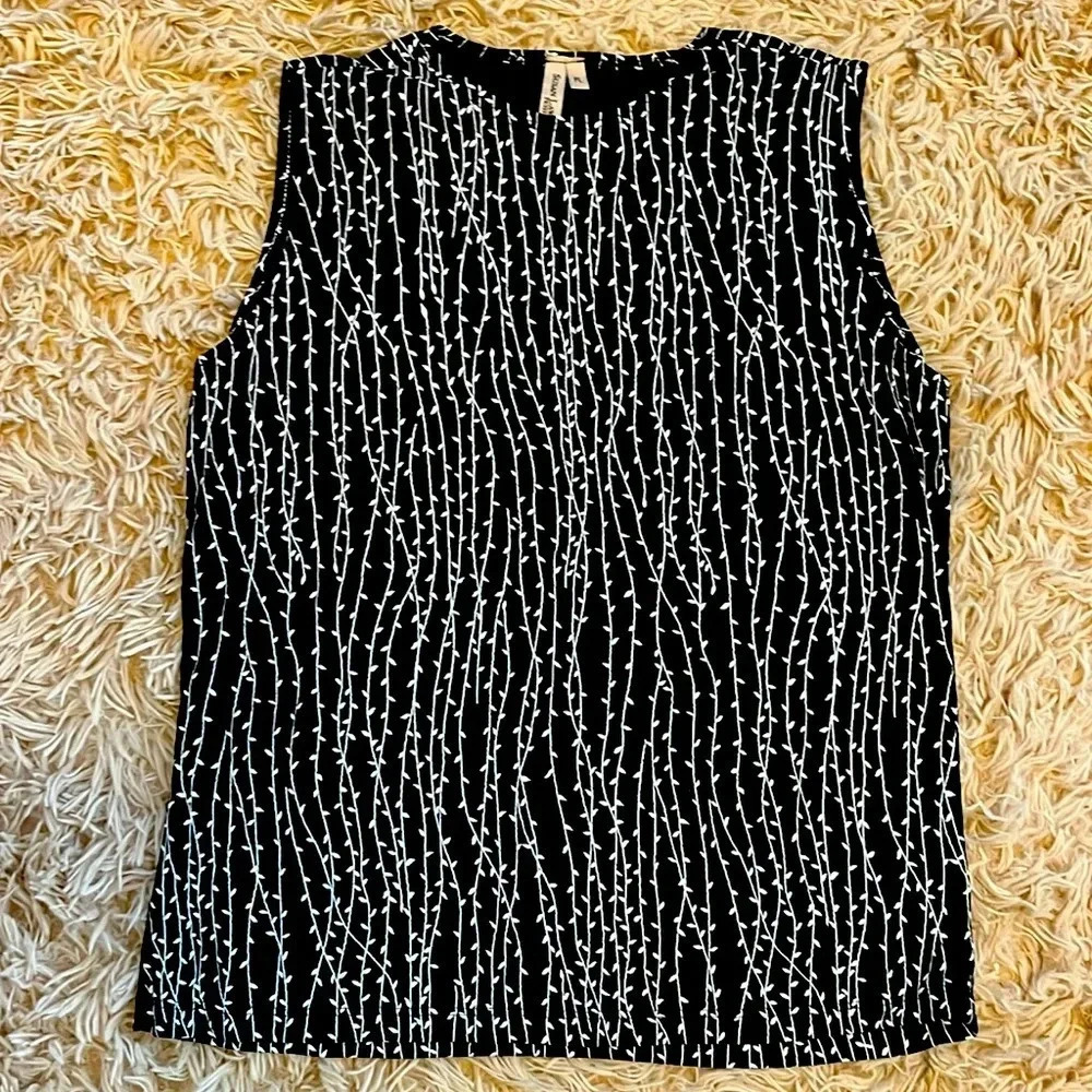 Black and white floral vines tank top new